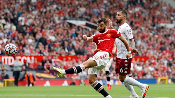 Vì sao Bruno Fernandes sút hỏng penalty trong trận Man United thua Aston Villa?