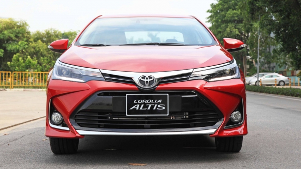 Sedan hạng C liên tục giảm giá, Toyota Corolla Altis giảm cao nhất tới 60 triệu đồng