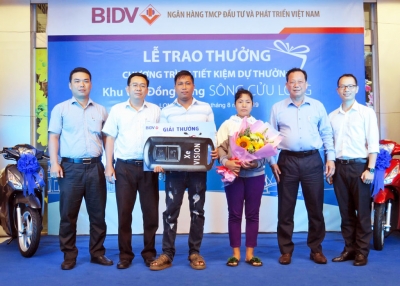 BIDV trao thưởng “Tiết kiệm dự thưởng khu vực Đồng bằng sông Cửu Long năm 2019&quot; tại Long An