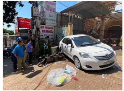 Khởi tố người phụ nữ đậu xe không kéo hết thắng tay, gây tai nạn chết người