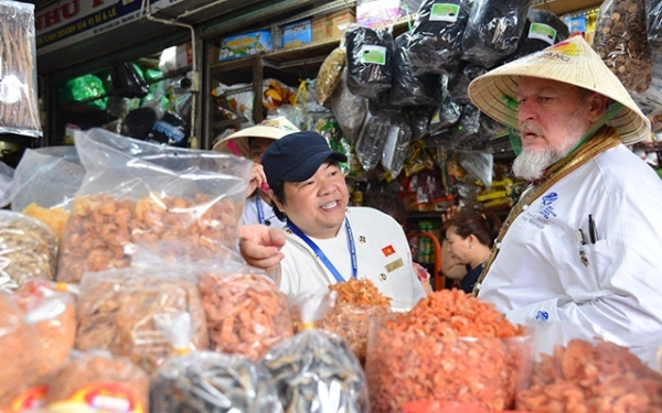 Ăn Tết, chơi Tết cùng hành trình khám phá ẩm thực Việt