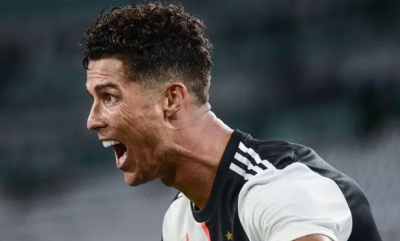 Kỉ lục lịch sử của Ronaldo bị đồng đội bóc mẽ