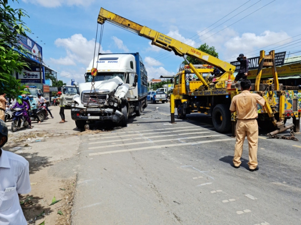 Tài xế ngáo đá “chạy như điên” bị điều tra 2 tội