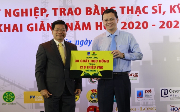 Trao học bổng trị giá 210 triệu đồng tặng sinh viên Đại học Dầu khí Việt Nam