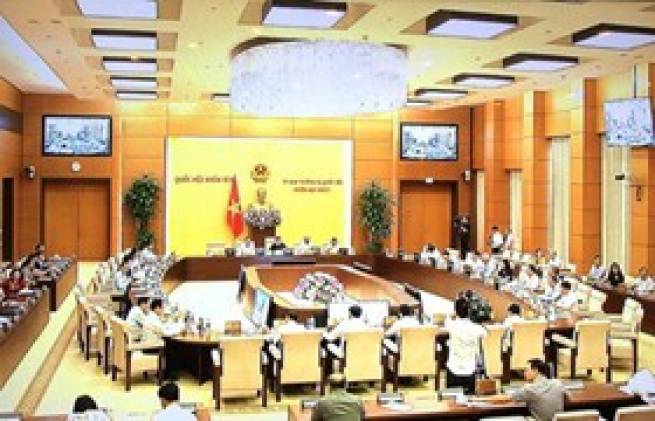 UBTVQH xem x&eacute;t, th&ocirc;ng qua c&aacute;c Nghị quyết về c&ocirc;ng t&aacute;c tổ chức, c&aacute;n bộ