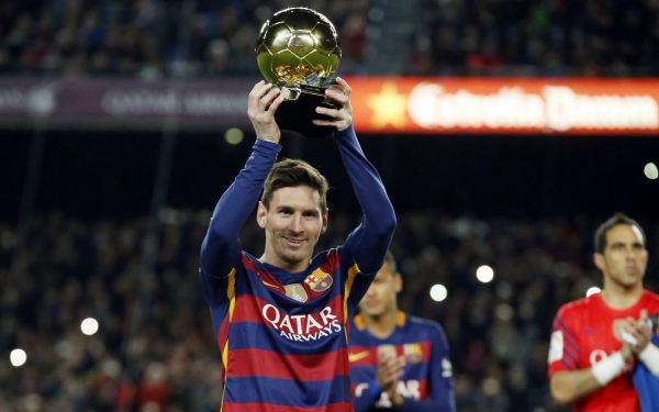 10 cầu thủ vĩ đại nhất lịch sử Barca: Messi xếp thứ 3, Ronaldo thứ 8