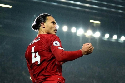 Chuyển nhượng tối 12/6: Liverpool phá kỉ lục vì siêu trung vệ