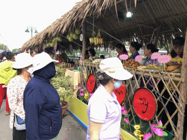 Ngày mai, đến quận 8 tham quan lễ hội “Trên bến dưới thuyền”.