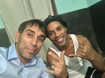 &#039;Ronaldinho đang bị suy sụp trong tù&#039;