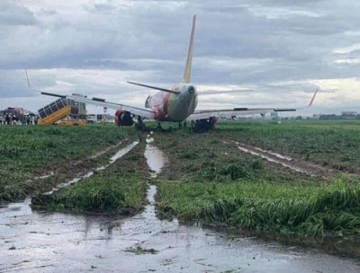 Máy bay trượt khỏi đường băng Tân Sơn Nhất: Tạm thu bằng lái 2 phi công