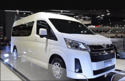 Toyota Hiace thế hệ thứ 6 chính thức ra mắt Việt Nam với giá 1,176 tỷ đồng