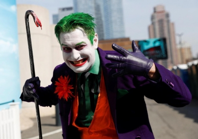 Ám ảnh thảm sát, rạp phim cấm mang mặt nạ khi xem &quot;Joker&quot;