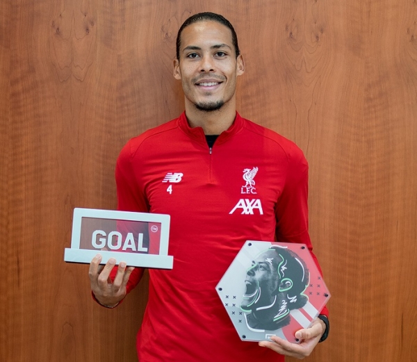 Van Dijk đánh bại Messi, đoạt Cầu thủ xuất sắc nhất năm 2019