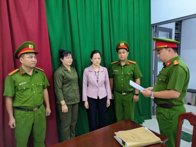 Tạm giữ hình sự chủ nha khoa Tuyết Chinh đánh người