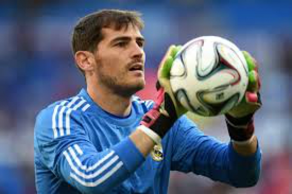 &quot;Thánh Iker&quot; Casillas tái xuất Bernabeu sau đột quỵ