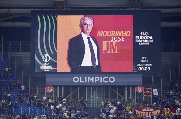 AS Roma thắng đậm CSKA Sofia, mừng trận cầu 1.001 của HLV Jose Mourinho