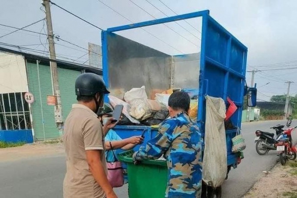 Tạm giữ người mẹ vứt bỏ con mới sinh trong thùng rác