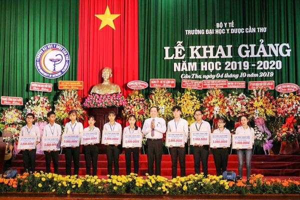 Trường Đại học Y Dược Cần Thơ đón 2.600 tân sinh viên, học viên