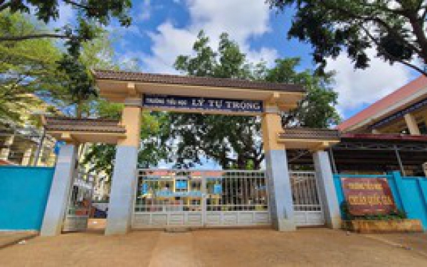 Tạm dừng công việc giảng dạy của giáo viên bị "tố" đánh, hành hạ nhiều học sinh