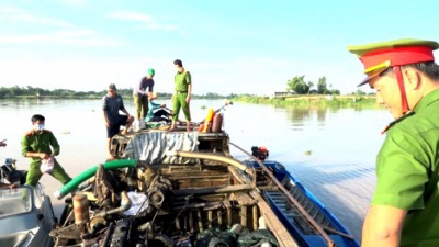 An Giang: Bắt nóng các đối tượng khai thác cát trái phép