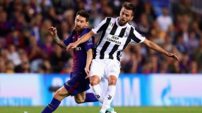 Pjanic có thể dạy Messi cú sút phạt làm nên tên tuổi Ronaldo