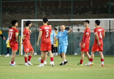 HLV Park Hang-seo: Không hiểu sao bầu Hiển nói tôi bảo thủ?