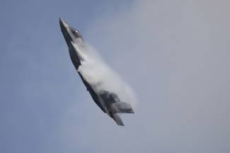 Iran tuy&ecirc;n bố bắn hạ F-35 Mỹ tr&ecirc;n kh&ocirc;ng phận; &ldquo;m&aacute;y bay mắt thần&rdquo; phơi x&aacute;c