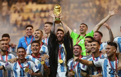 Messi khó chia tay tuyển Argentina sau ngôi vô địch World Cup