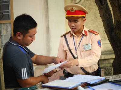 Chiến sĩ CSGT kể giây phút lao vào “biển lửa” cứu 5 người thoát khỏi đám cháy