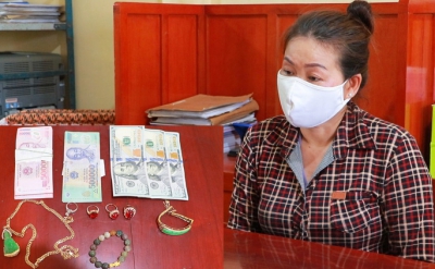 Osin trộm nhẫn kim cương, vàng của chủ nhà để... đi mua đất