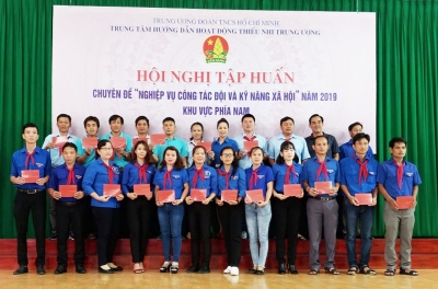 Tập huấn nghiệp vụ công tác Đội và kỹ năng xã hội năm 2019