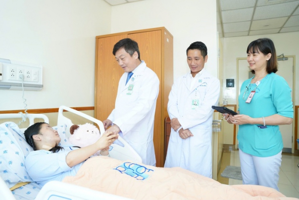 Đau bụng, sụt ký kéo dài: Nguy cơ ung thư dạ dày