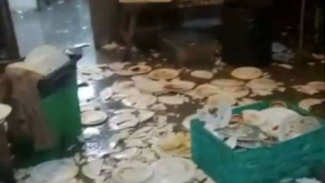 Ch&ecirc; thức ăn dở, kh&aacute;ch mời ph&aacute; tan tiệc cưới tại kh&aacute;ch sạn 5 sao