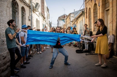 Covid-19: Bí quyết thành công của Israel và Anh