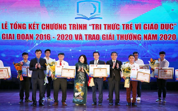 Ba công trình giành giải &quot;Tri thức trẻ vì giáo dục&quot;