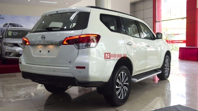 Nissan bất ngờ giảm giá bán dòng xe 7 chỗ Terra