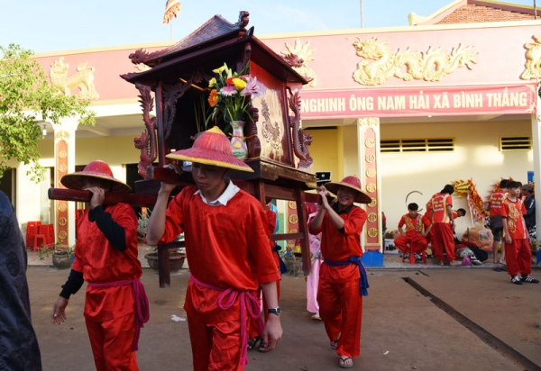 Rộn ràng Lễ hội Nghinh ông Nam Hải