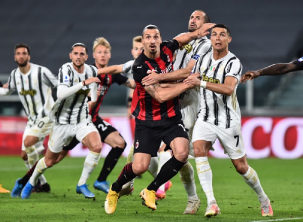 Ronaldo &quot;hết cửa&quot; ở lại Juventus