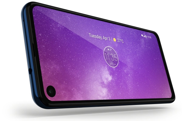 Motorola ra mắt One Vision, giá 7,8 triệu đồng, không còn bị coi là &quot;bản sao&quot; iPhone