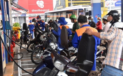 Gi&aacute; xăng tăng hơn 500 mỗi l&iacute;t