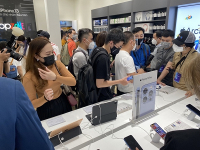 Vì sao iPhone 14 ở Việt Nam bán trễ hơn Singapore, Thái Lan?