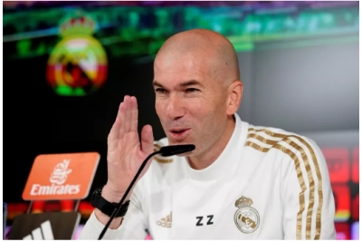 HLV Zidane lập kỷ lục bất bại khi viếng thăm Nou Camp