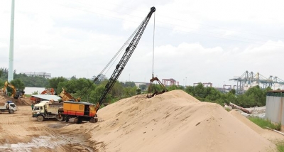 “Đau đầu” vì giá cát tăng?