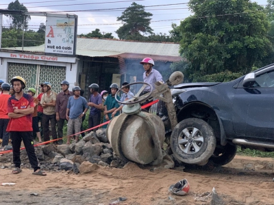 Rơi nước mắt với tang lễ 3 người trong gia đình chết dưới bánh xe tải