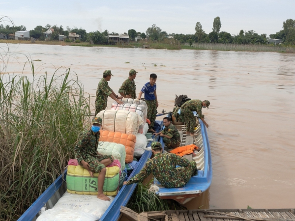 Bộ đội Biên phòng An Giang bắt giữ lô hàng nhập lậu, trị giá 50 triệu đồng