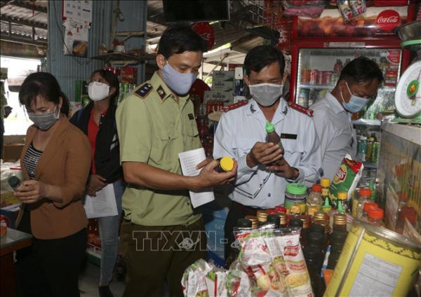 Kiểm tra các mặt hàng thực phẩm chay tại Hậu Giang