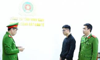 Bắt người đ&agrave;n &ocirc;ng kinh doanh v&agrave;ng bạc bỏ ngo&agrave;i doanh thu 1.500 tỉ đồng