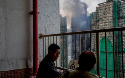 Cháy chung cư Hồng Kông: Tại sao lửa lan nhanh đến rợn người?