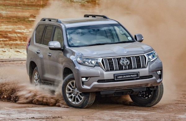 Giá lăn bánh Toyota Land Cruiser Prado 2020: Tăng thêm hàng chục triệu đồng