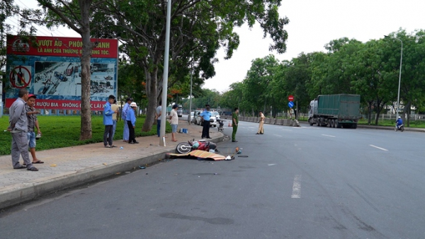 Sau tai nạn, người đàn ông tử vong, bị bỏ lại hiện trường